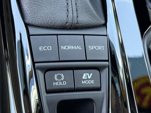2025 Toyota Camry XLE - Photo 30