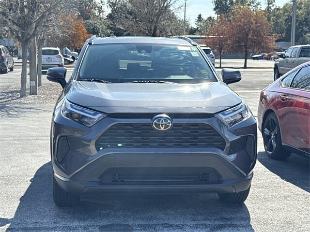 2023 Toyota RAV4 XLE photo 3