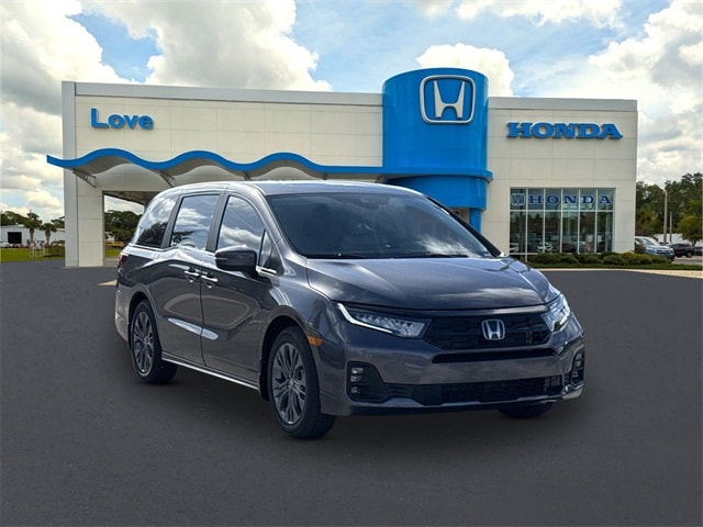 2026 Honda Odyssey Touring's photo