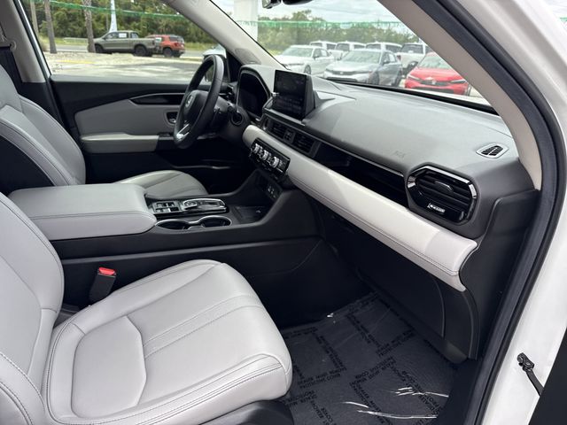 2025 Honda Pilot Touring+ - Photo 18
