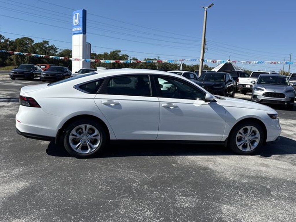 New 2025 Honda Accord LX Sedan