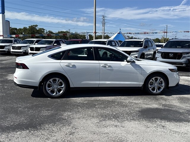 2025 Honda Accord LX photo 4