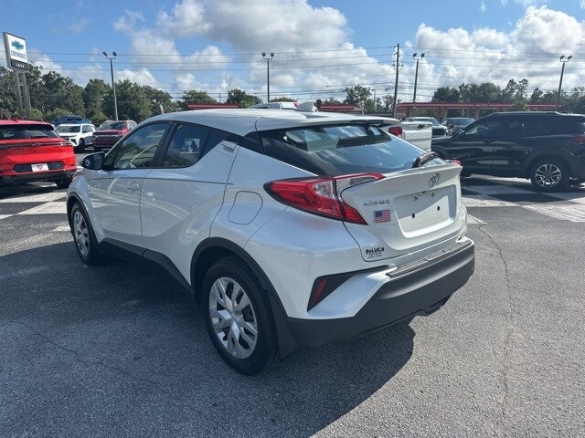 2021 Toyota C-HR LE photo 2