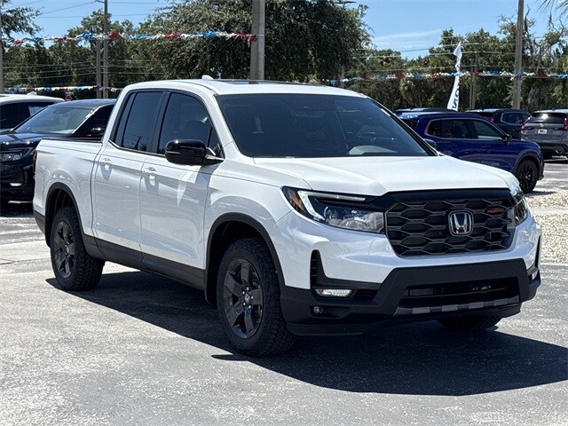 2026 Honda Ridgeline TrailSport photo 2