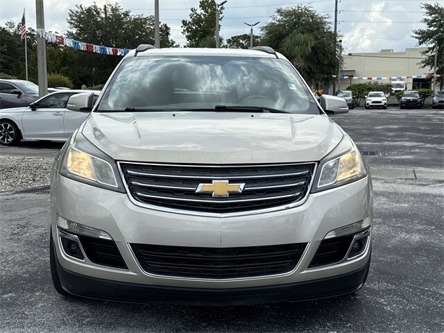2016 Chevrolet Traverse 1LT photo 2