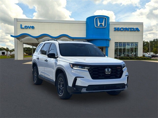 2025 Honda Pilot TrailSport's photo