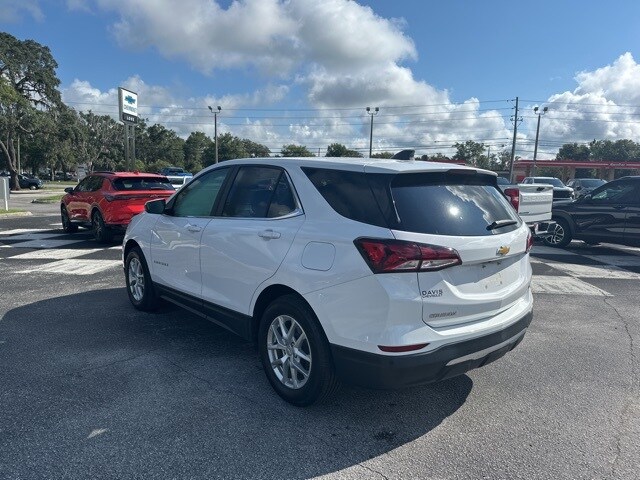 2022 Chevrolet Equinox LT photo 2