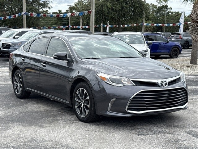 2016 Toyota Avalon XLE photo 2