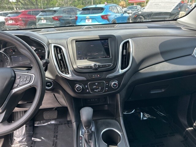 2023 Chevrolet Equinox LT photo 3