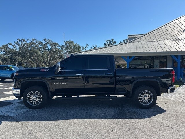 2024 Chevrolet Silverado 2500HD LTZ photo 2
