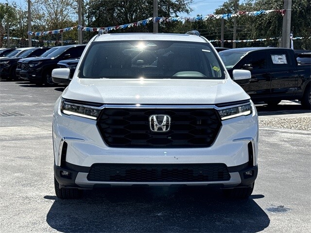 2025 Honda Pilot Touring photo 3
