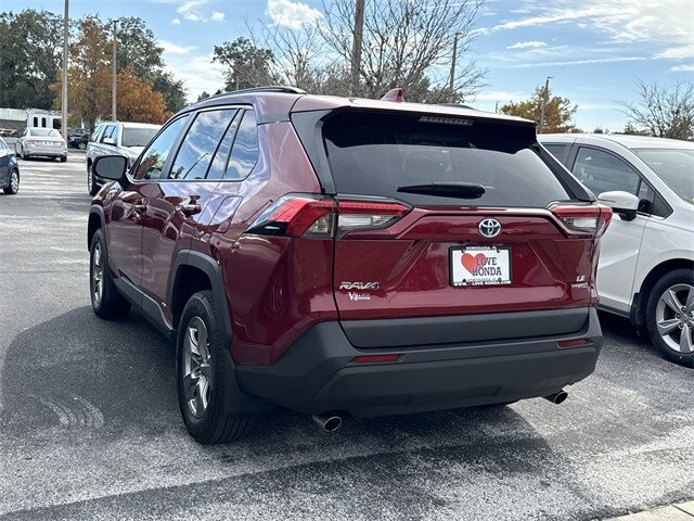 2024 Toyota RAV4 Hybrid LE photo 4