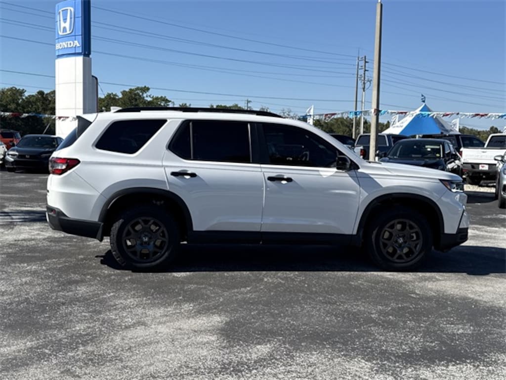New 2025 Honda Pilot TrailSport SUV