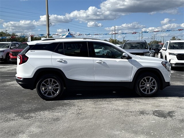 2023 Gmc Terrain SLT photo 2