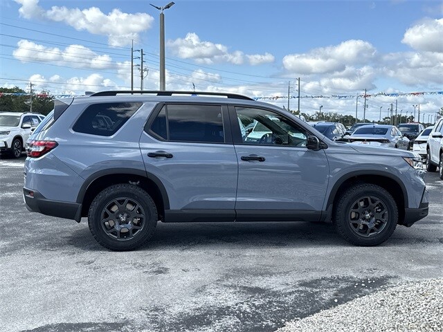2025 Honda Pilot TrailSport photo 4
