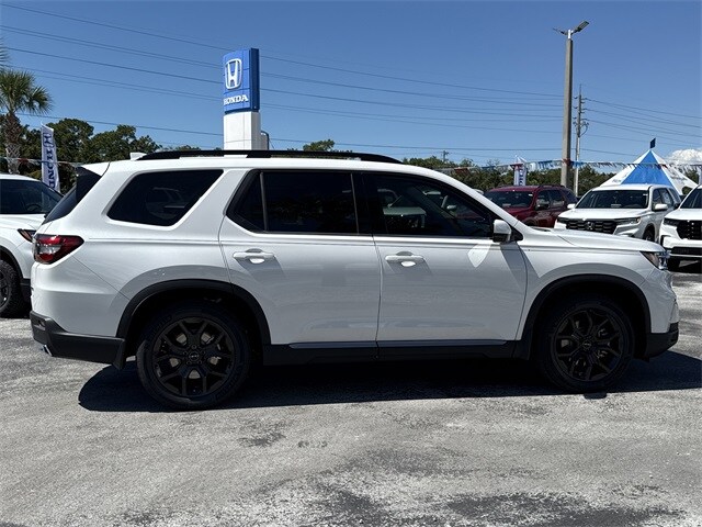 2025 Honda Pilot Touring photo 4
