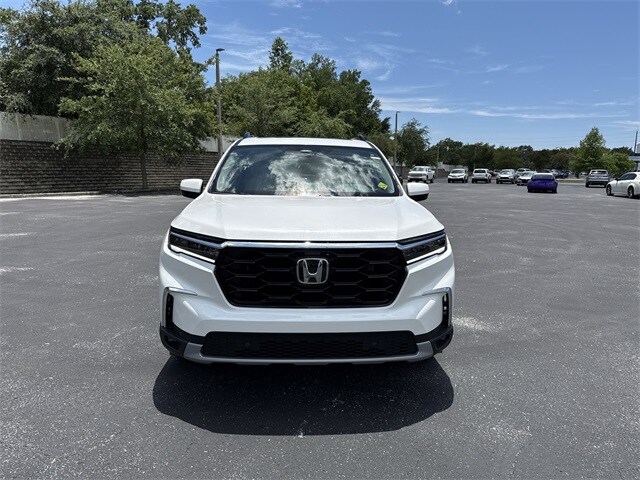 2025 Honda Pilot Touring photo 2