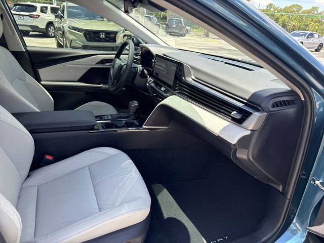 2025 Toyota Camry XLE - Photo 16