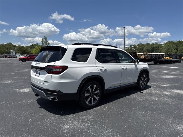2025 Honda Pilot Touring photo 4