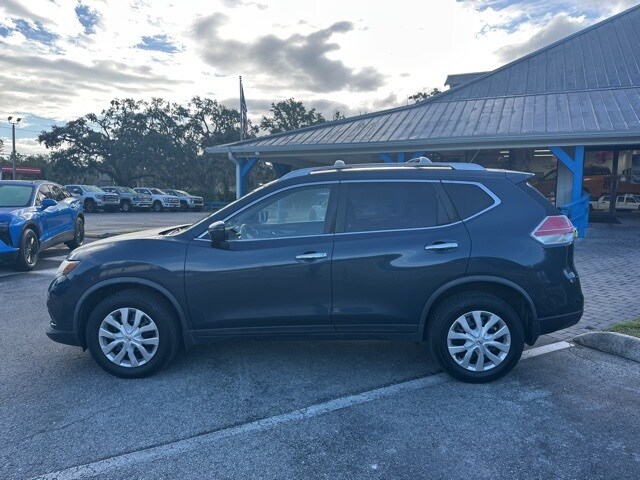 2016 Nissan Rogue S photo 2