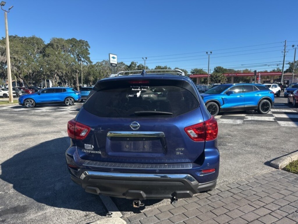 Used 2020 Nissan Pathfinder SL SUV