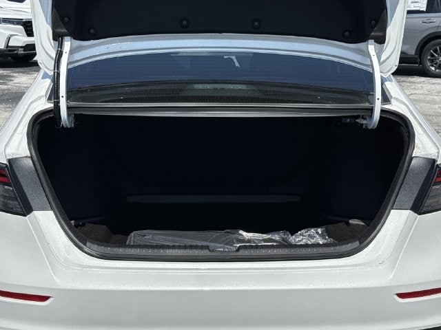 2025 Honda Accord LX - Photo 12