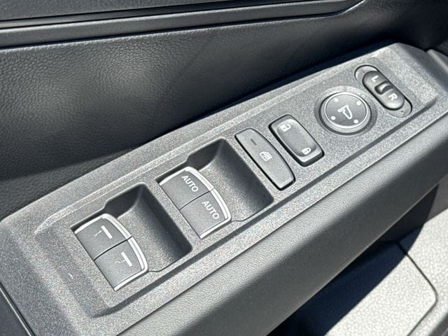 2025 Honda Accord LX - Photo 19