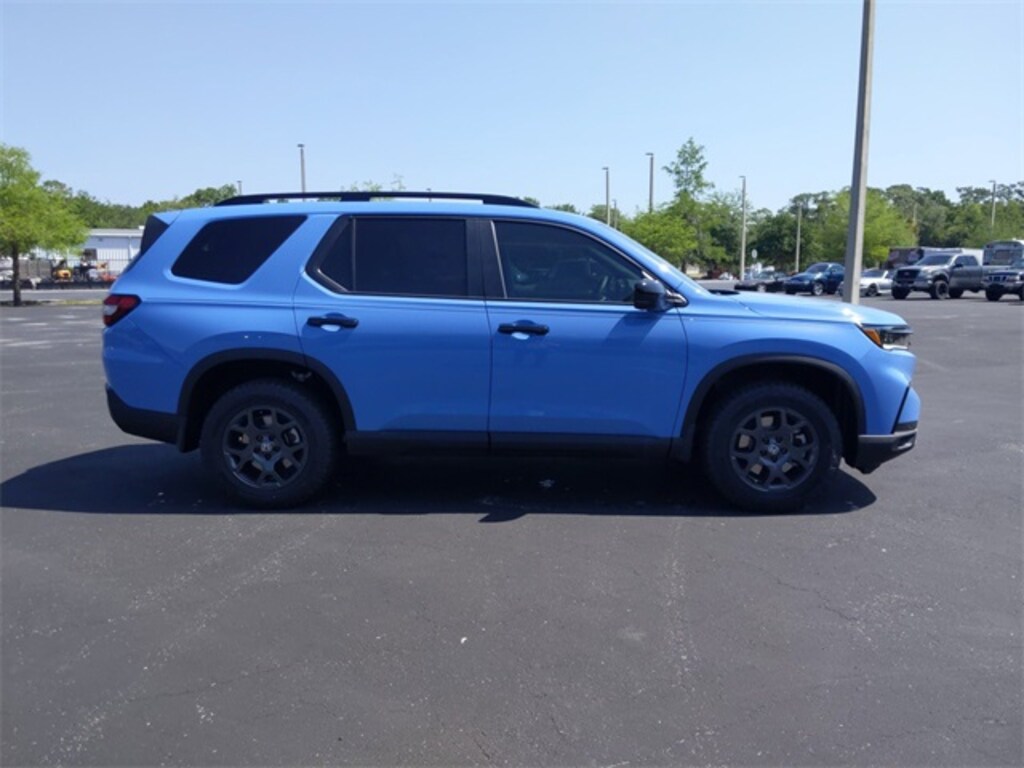 New 2025 Honda Pilot For Sale at Love Honda VIN 5FNYG1H65SB013182