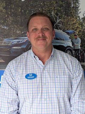 Staff member Justin Selke from 3729f3434664