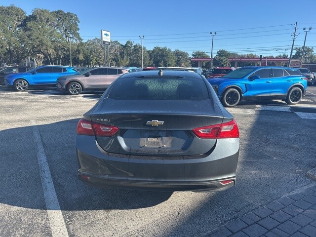 2020 Chevrolet Malibu LS photo 3