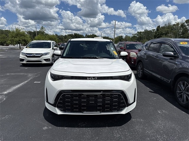 2025 Kia Soul GT-Line photo 3