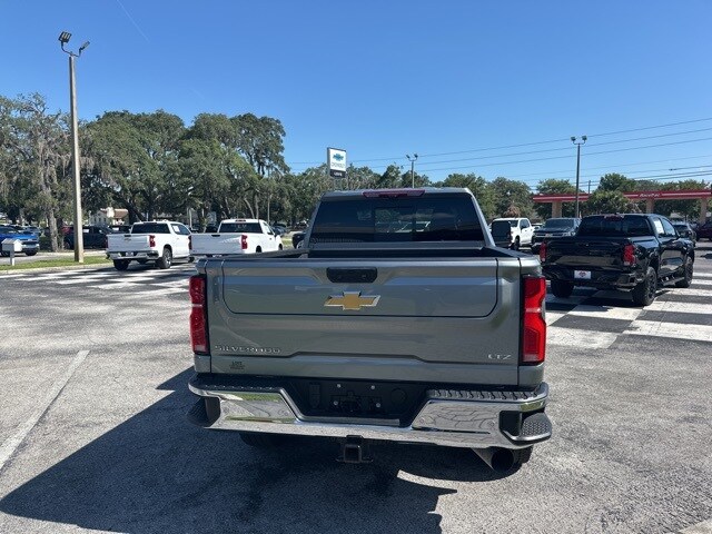 2024 Chevrolet Silverado 2500HD LTZ photo 4
