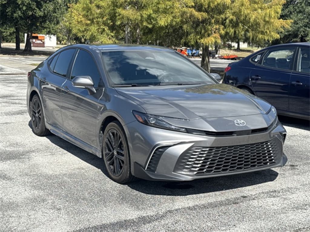 Used 2025 Toyota Camry SE Sedan