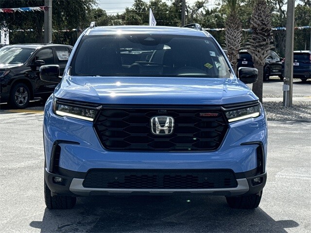 2024 Honda Pilot TrailSport photo 3