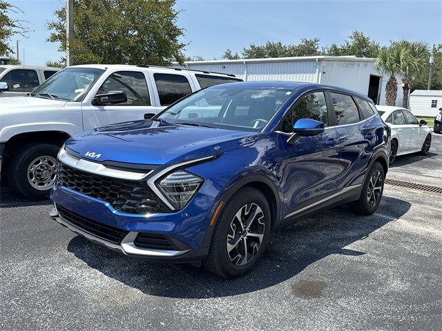 2024 Kia Sportage EX photo 2