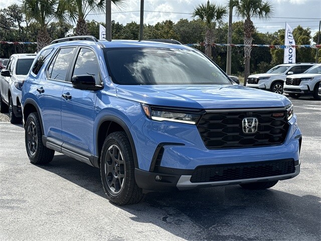 2024 Honda Pilot TrailSport photo 2