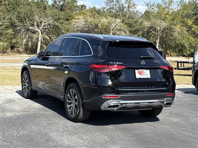 2023 Mercedes Benz GLC 300 photo 4
