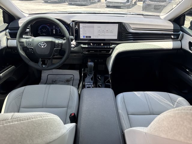 2025 Toyota Camry XLE - Photo 17