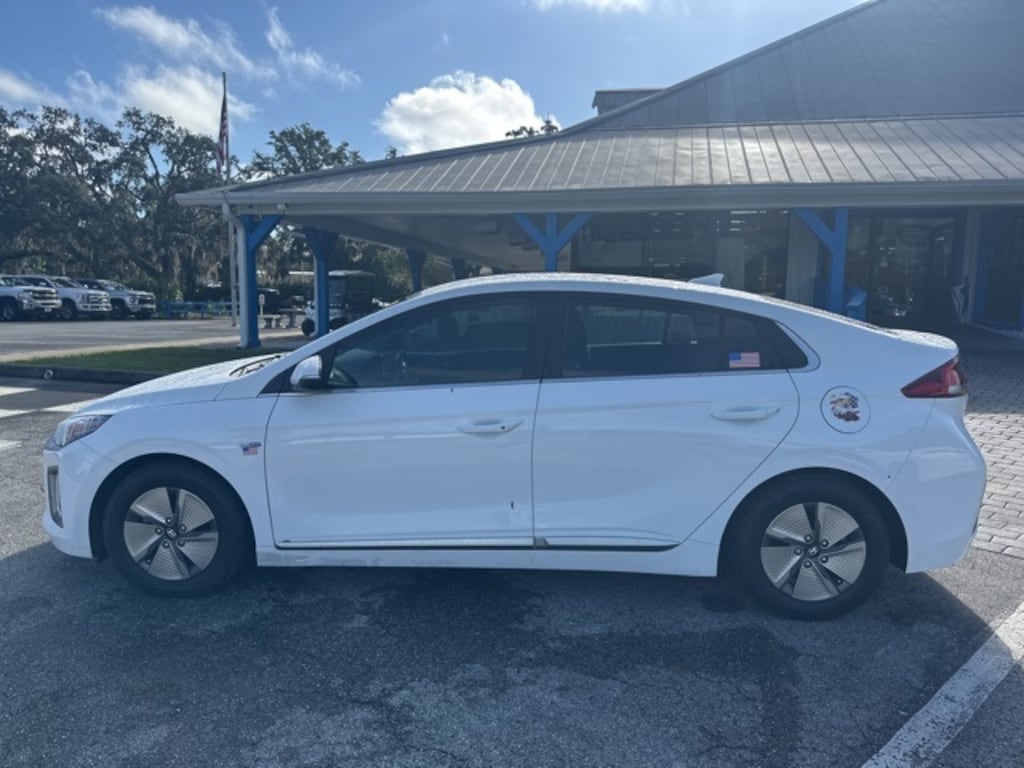 Used 2020 Hyundai Ioniq Hybrid SE Hatchback