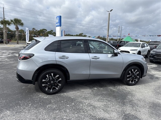 2026 Honda HR-V EX-L photo 2