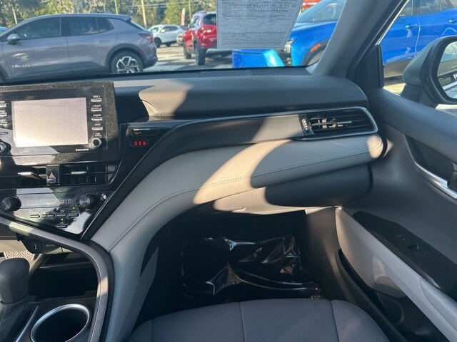 2023 Toyota Camry LE photo 4