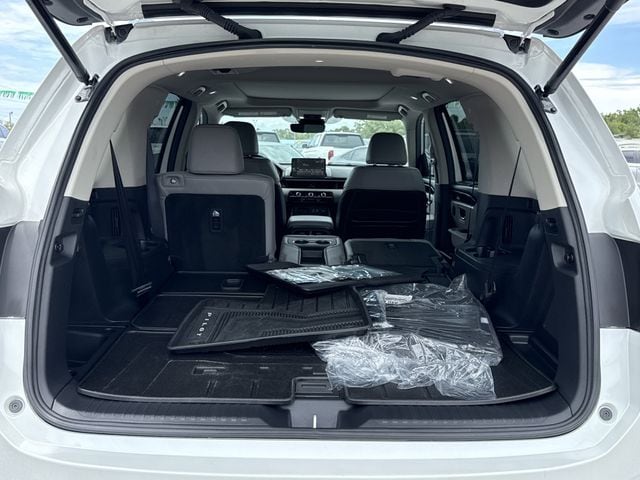 2025 Honda Pilot Touring+ - Photo 17
