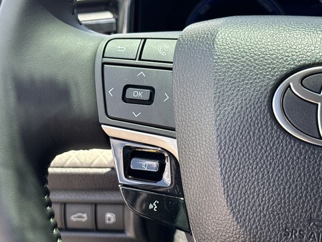 2025 Toyota Camry XLE - Photo 32