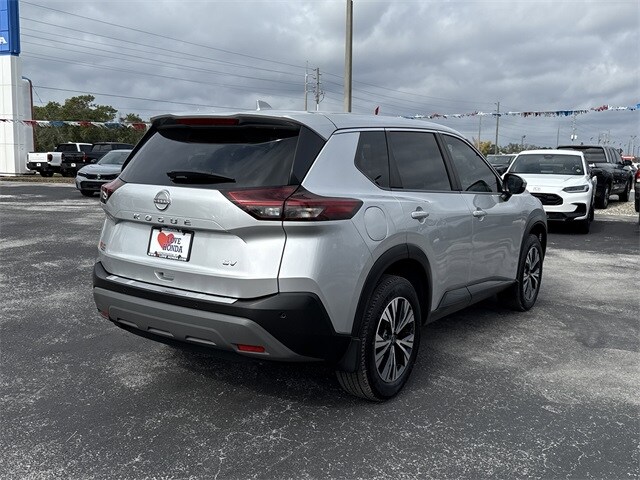 2023 Nissan Rogue SV photo 3
