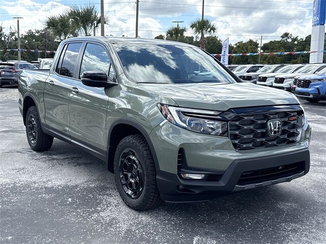 2026 Honda Ridgeline TrailSport photo 2