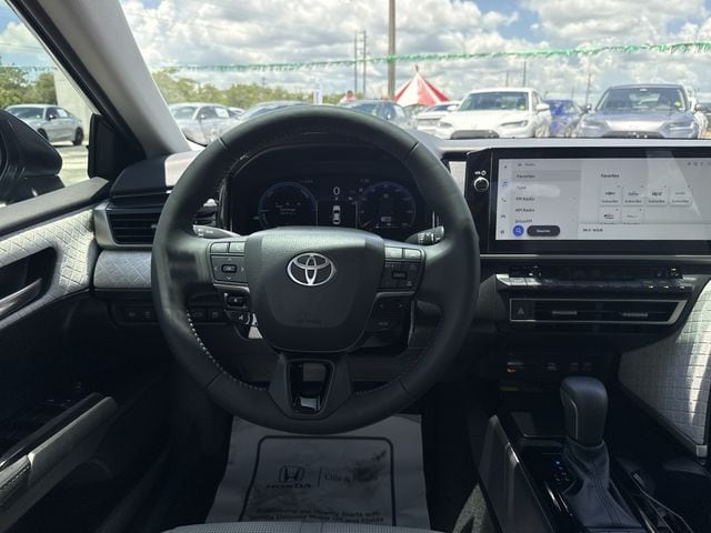 2025 Toyota Camry XLE - Photo 18