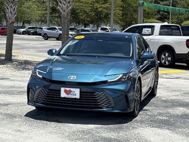 2025 Toyota Camry XLE - Photo 11