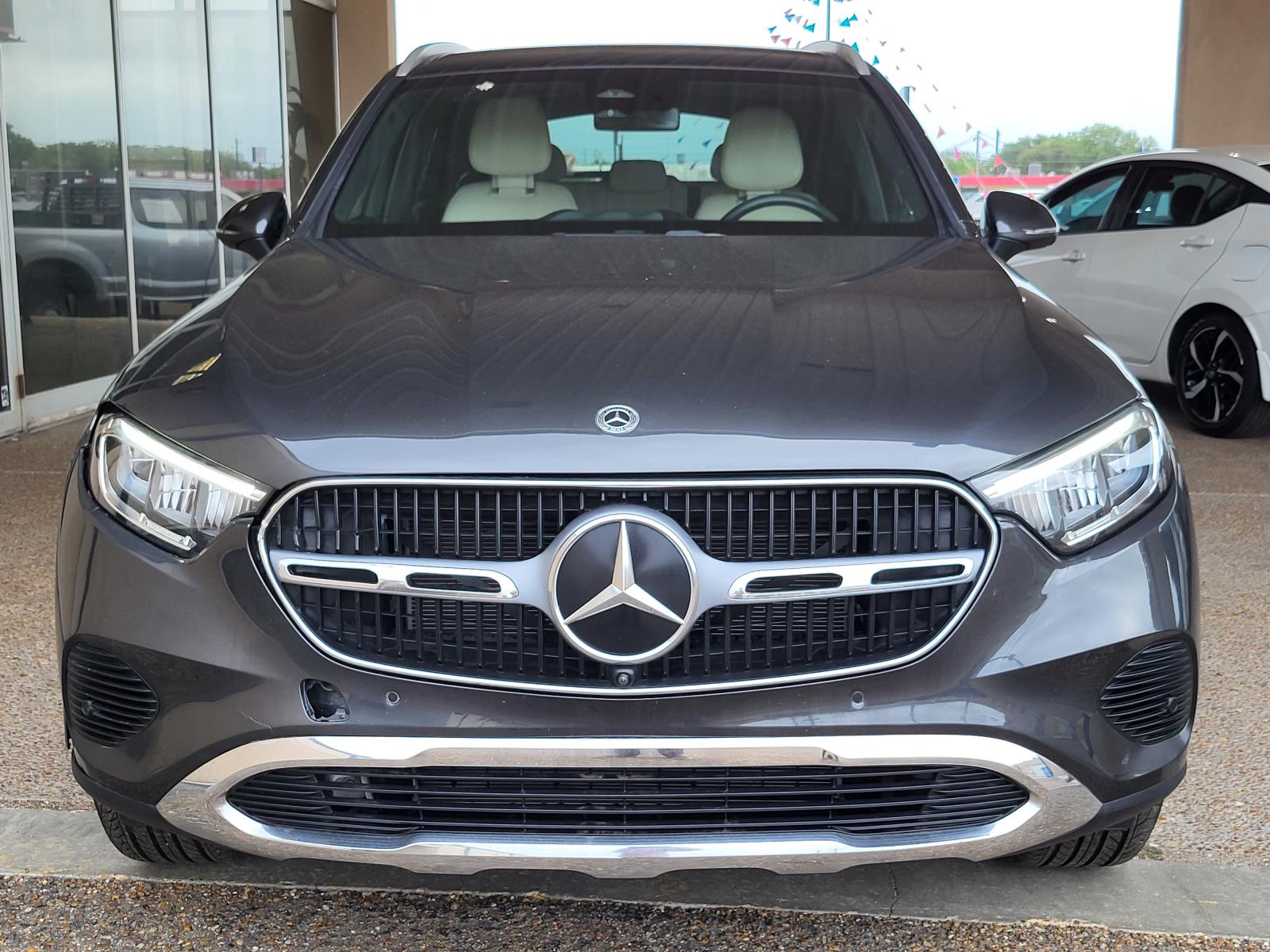 2024 Mercedes Benz GLC 300 photo 2