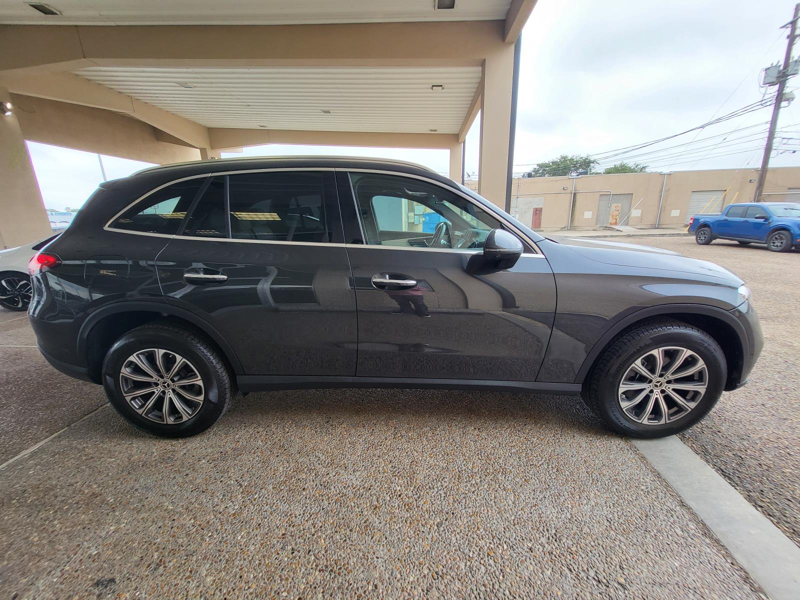 2024 Mercedes Benz GLC 300 photo 4