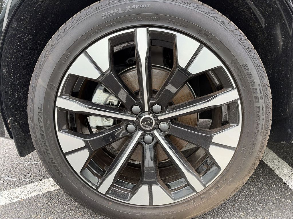 2026 Volvo XC60 Plus - Photo 18